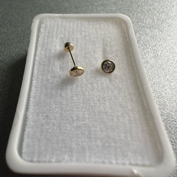 10k gold stud earrings - Picture 1 of 1